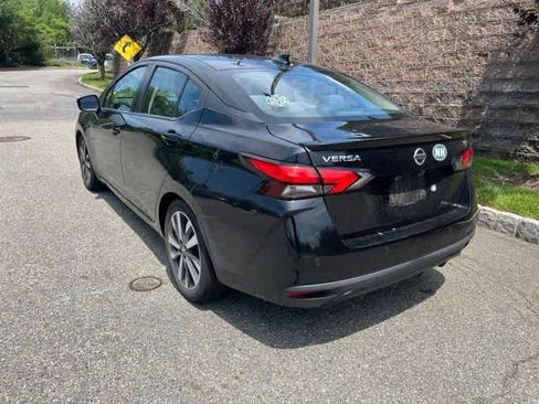 Used 2020 Nissan Versa SR FWD image 6
