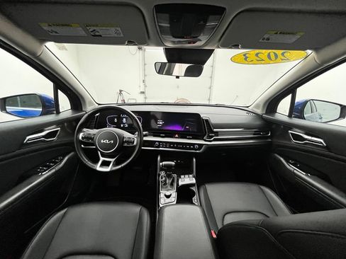 Used 2023 Kia Sportage EX FWD image 4