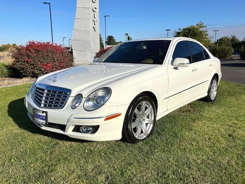 Used 2008 Mercedes-Benz E 350 Sedan image 4