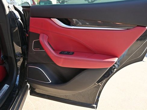 Used 2017 Maserati Levante image 50