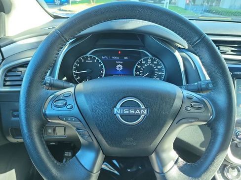 Used 2023 Nissan Murano SV image 23