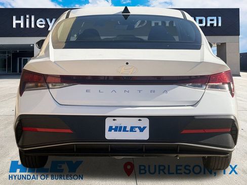 New 2026 Hyundai Elantra SE image 5