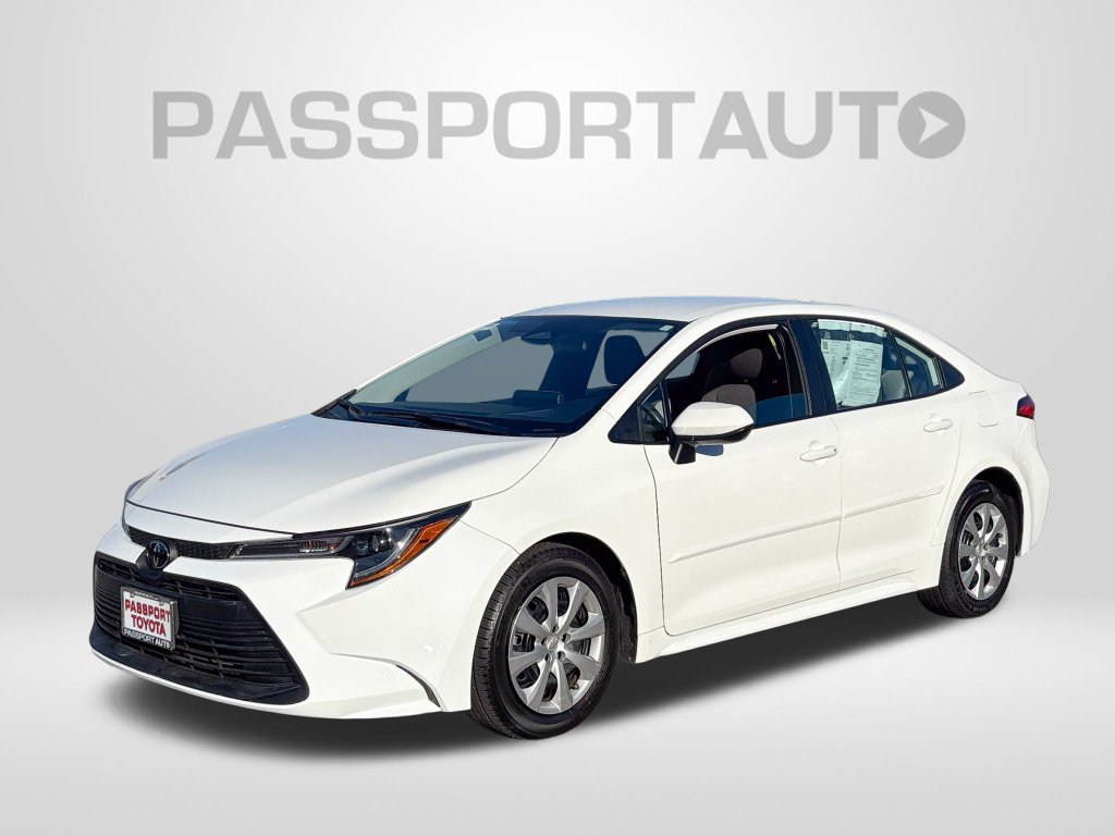 Used 2025 Toyota Corolla LE FWD image 1