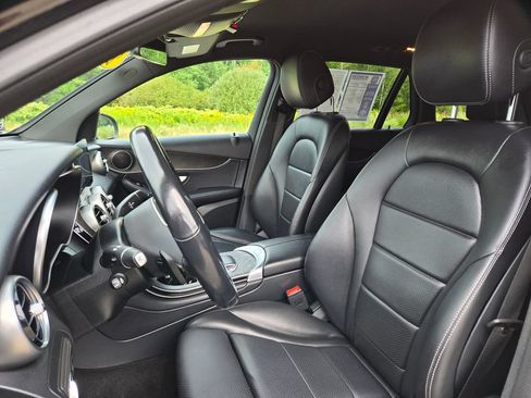 Used 2022 Mercedes-Benz GLC 300 4MATIC image 13