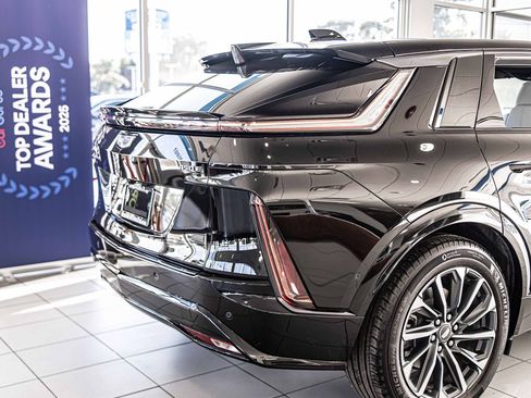 Used 2024 Cadillac Lyriq Sport image 13