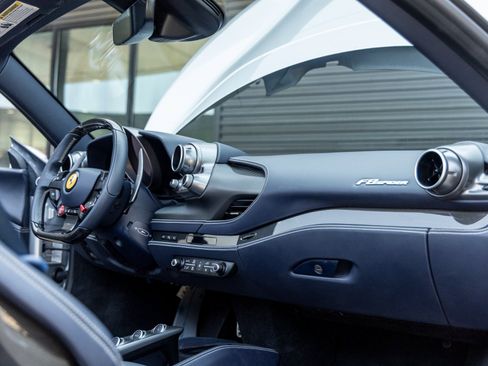 Used 2022 Ferrari F8 Tributo image 48