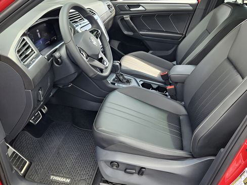 Certified 2024 Volkswagen Tiguan SE R-Line FWD image 12