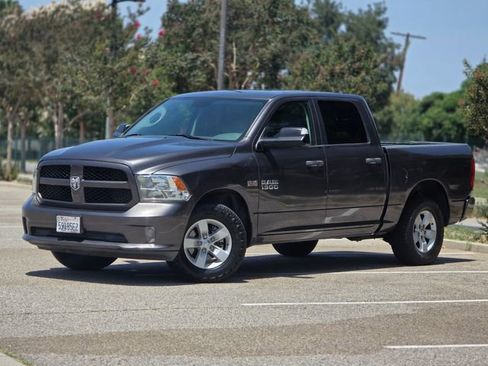 Used 2017 RAM 1500 Express RWD image 19