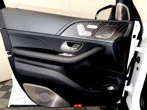 Used 2025 Mercedes-Benz Maybach GLS 600 4MATIC image 11