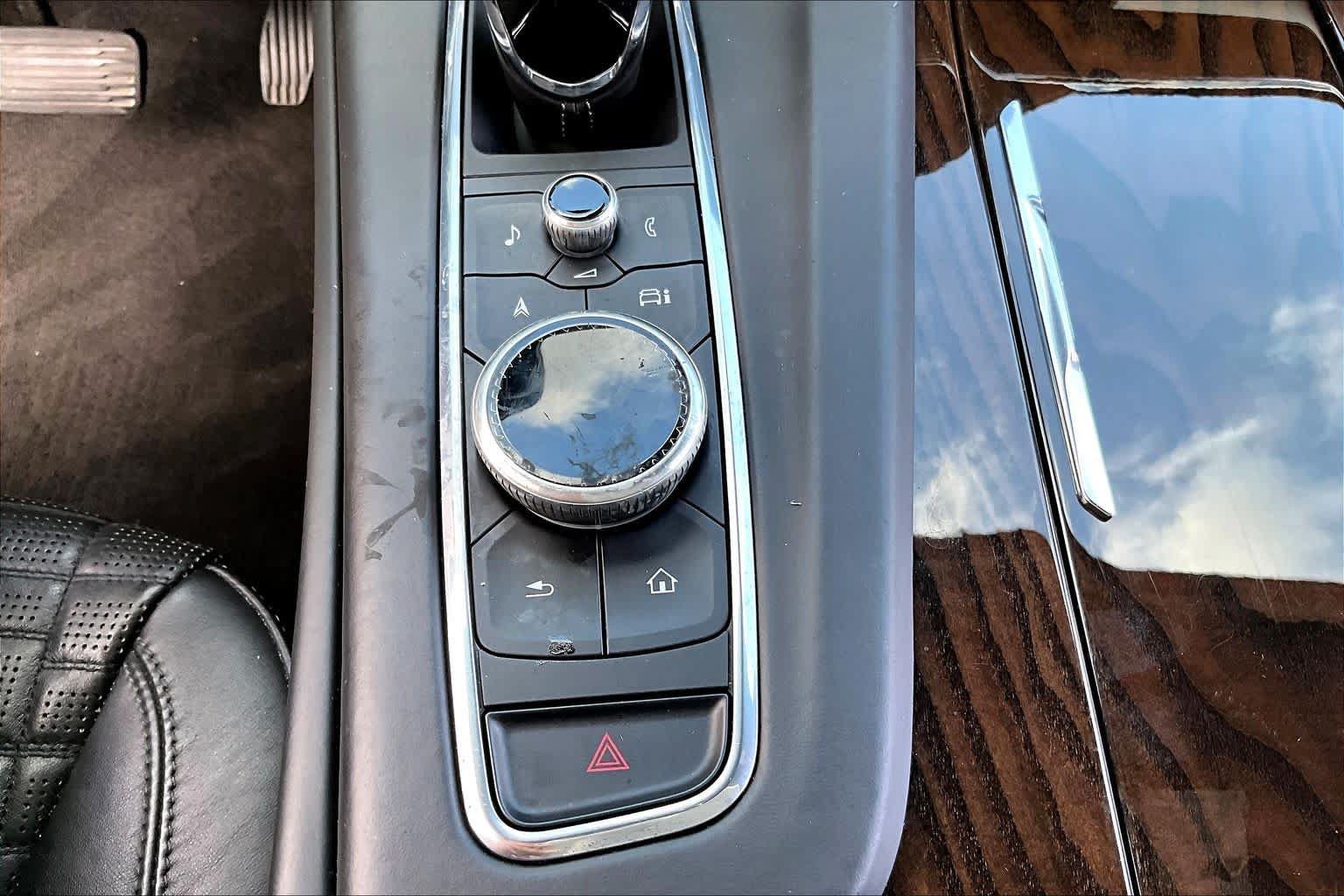 Used 2022 Cadillac Escalade Premium Luxury Platinum AWD/4WD image 34