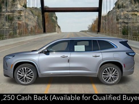 New 2026 Buick Enclave Avenir w/ Super Cruise Package FWD image 4