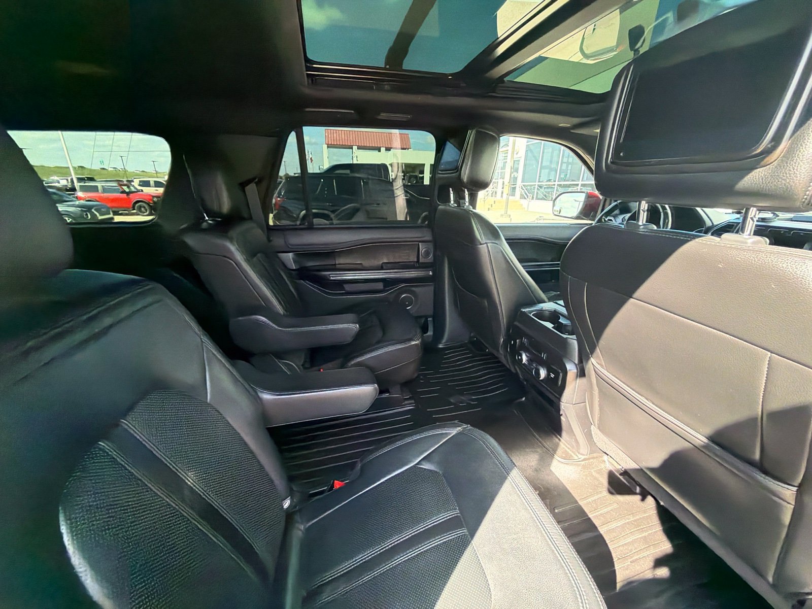 Used 2018 Ford Expedition Max Limited w/ Equipment Group 301A RWD image 17