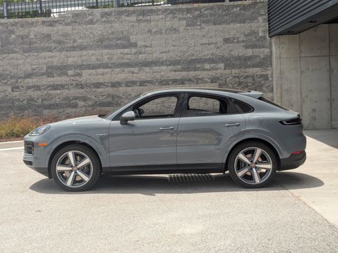 New 2026 Porsche Cayenne E-Hybrid Coupe AWD/4WD image 2