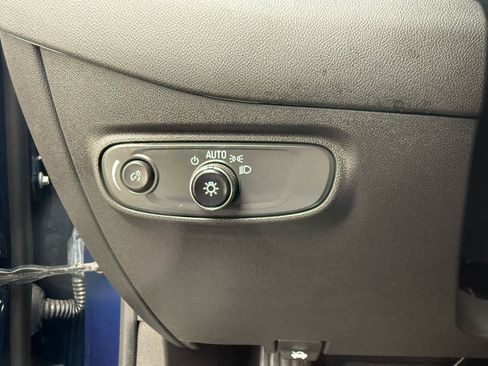 Used 2023 Chevrolet Equinox LT image 13