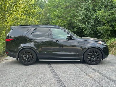 Used 2025 Land Rover Discovery S image 5