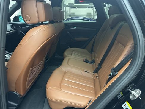 Used 2023 Audi Q5 2.0T Premium w/ Convenience Package AWD/4WD image 19