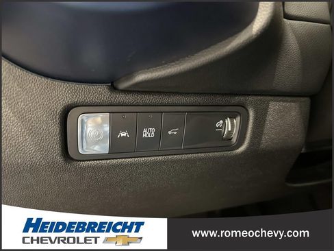 Used 2024 Chevrolet Equinox EV LT FWD image 29