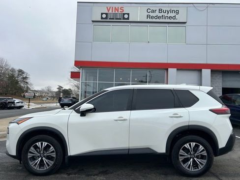 Used 2022 Nissan Rogue SV image 9