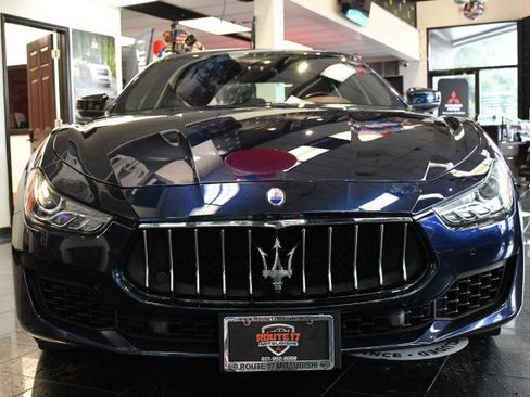 Used 2019 Maserati Ghibli S Q4 AWD/4WD image 2