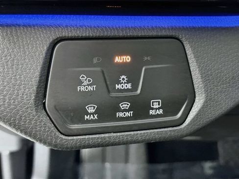 Used 2023 Volkswagen ID.4 Pro S AWD/4WD image 11