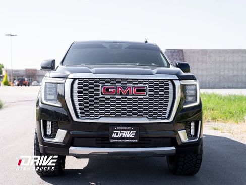 Used 2023 GMC Yukon XL Denali image 4