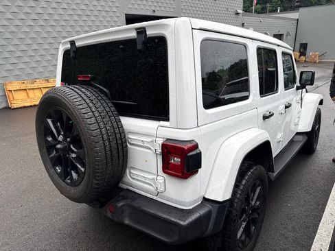 Used 2021 Jeep Wrangler Unlimited Sahara w/ Cold Weather Group AWD/4WD image 2