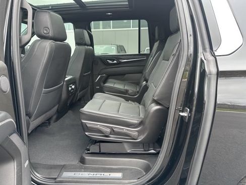 Used 2024 GMC Yukon XL Denali AWD/4WD image 19