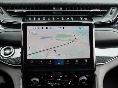 Used 2023 Jeep Grand Cherokee Trailhawk image 32