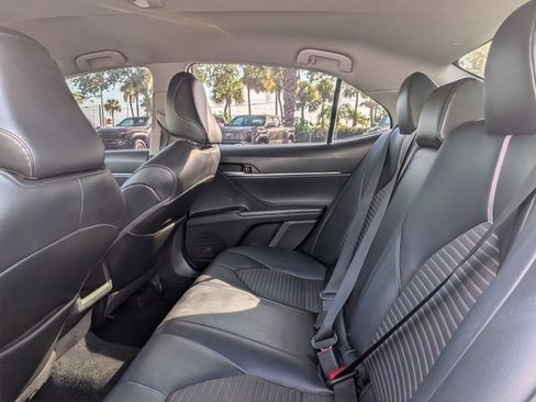 Used 2020 Toyota Camry SE FWD image 14