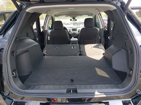 Used 2022 Chevrolet Equinox LT w/ Driver Convenience Package FWD image 12
