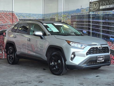 Used 2021 Toyota RAV4 XLE image 1