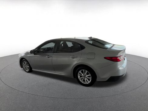 Used 2025 Toyota Camry LE image 8