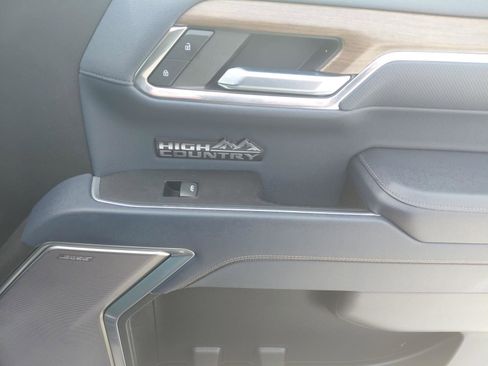 Used 2022 Chevrolet Silverado 1500 High Country w/ High Country Premium Package image 26