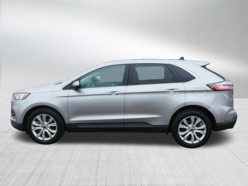 Certified 2022 Ford Edge Titanium image 4