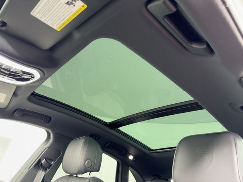 Certified 2026 Porsche Macan AWD/4WD image 16