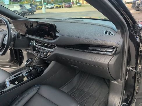 Used 2025 Buick Envista Sport Touring w/ Convenience I Package FWD image 42