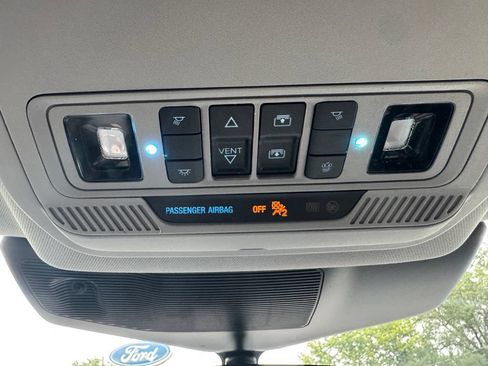 Used 2024 Ford Explorer XLT w/ Equipment Group 202A AWD/4WD image 33