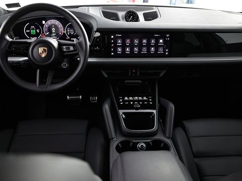 Certified 2025 Porsche Cayenne S AWD/4WD image 29