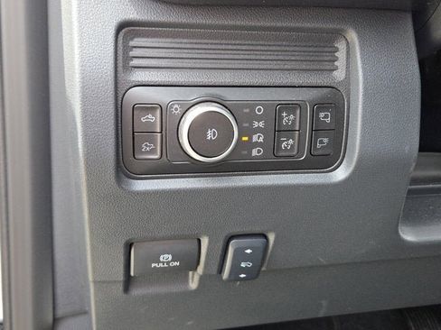 Used 2025 Ford F250 Lariat w/ Black Appearance Package AWD/4WD image 24