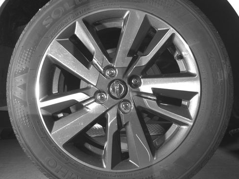 Used 2025 Nissan Versa SV FWD image 15