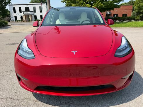 Used 2022 Tesla Model Y Long Range AWD/4WD image 10