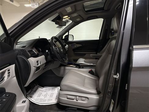Used 2017 Honda Pilot Touring image 20