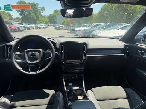 Certified 2023 Volvo XC40 Recharge Plus AWD/4WD image 9