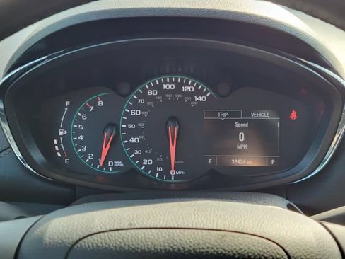 Used 2022 Chevrolet Trax LT w/ LT Convenience Package AWD/4WD image 13
