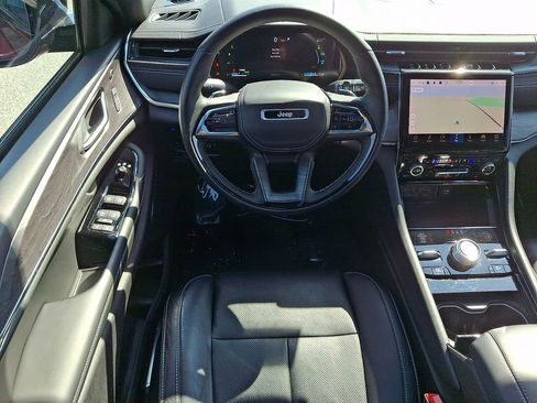 Used 2023 Jeep Grand Cherokee Overland w/ Advanced Protech Group III image 11