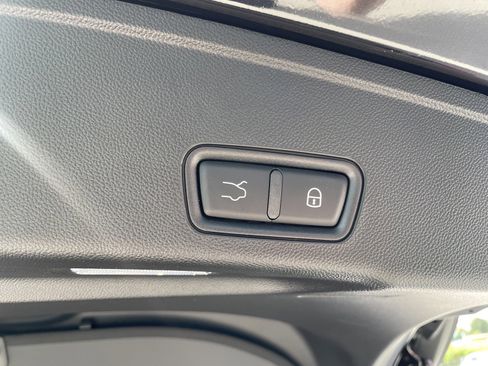 New 2025 Maserati Grecale Folgore image 13