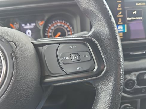 Used 2024 Jeep Wrangler Sport image 22