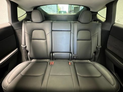 Used 2023 Tesla Model Y Long Range AWD/4WD image 20