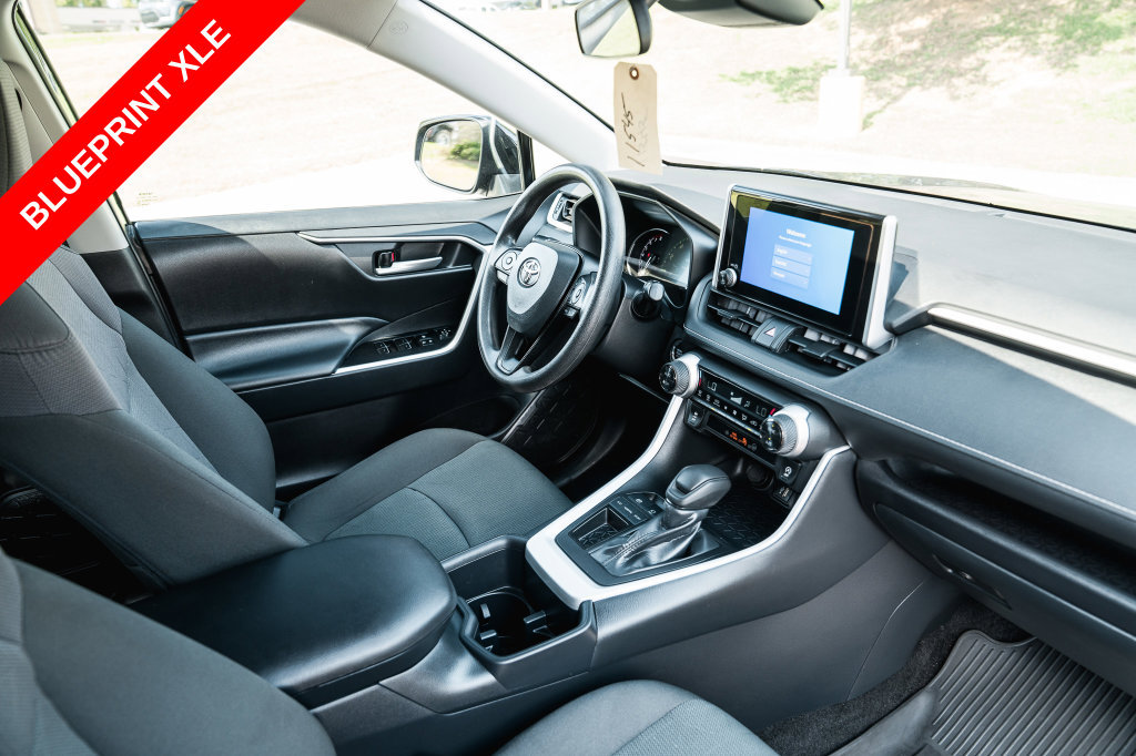 Certified 2025 Toyota RAV4 XLE FWD image 11
