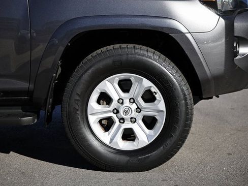 Used 2018 Toyota 4Runner SR5 Premium image 13